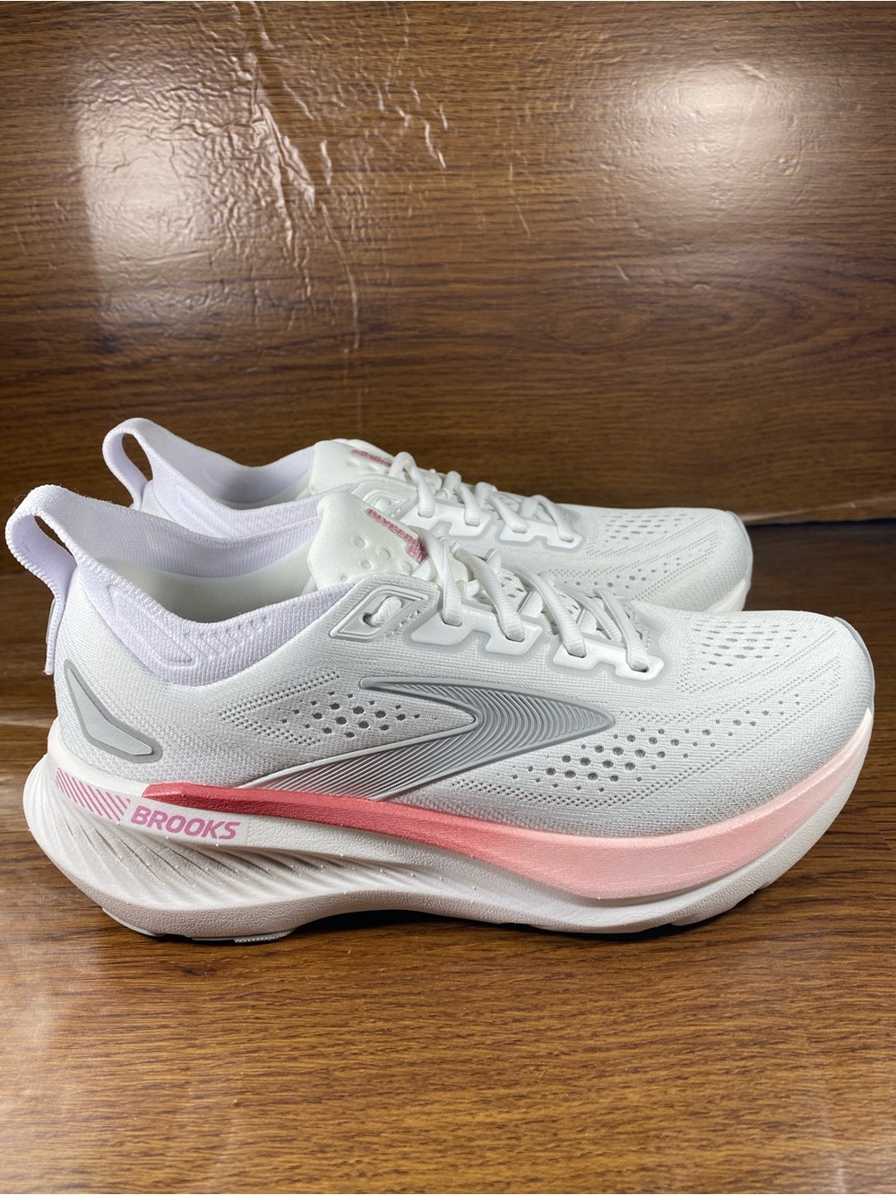 Brooks Glycerin 23 women’s shoe size 7.5